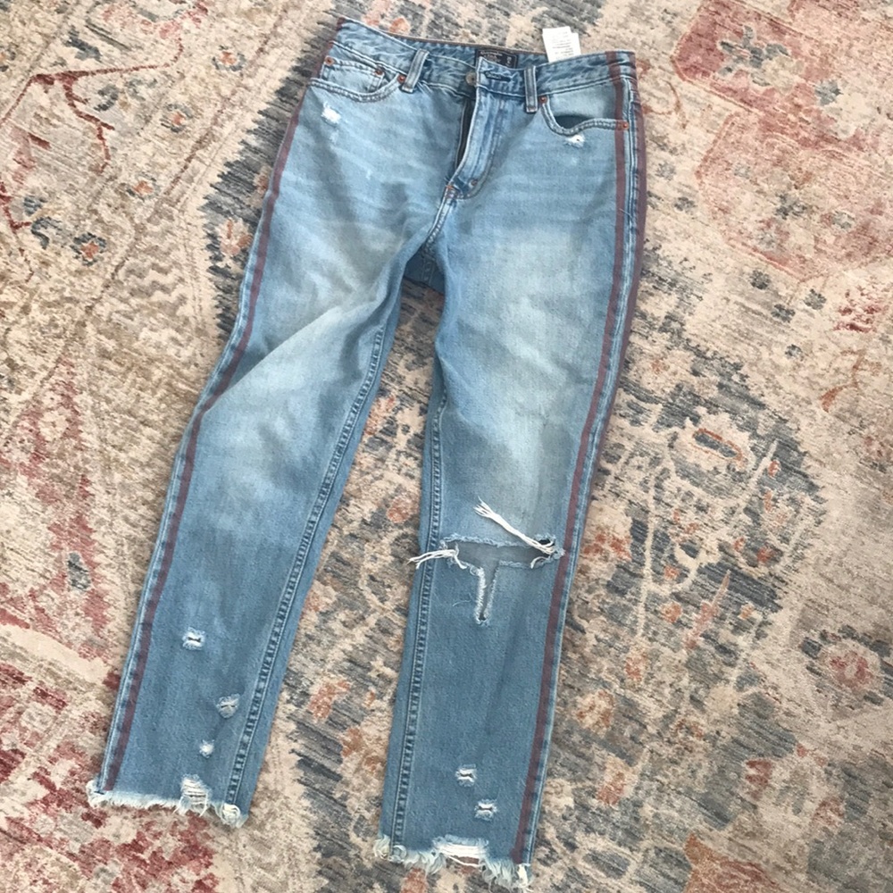 Annie high rise girlfriend 25 0R vintage distressed wash Abercrombie jeans